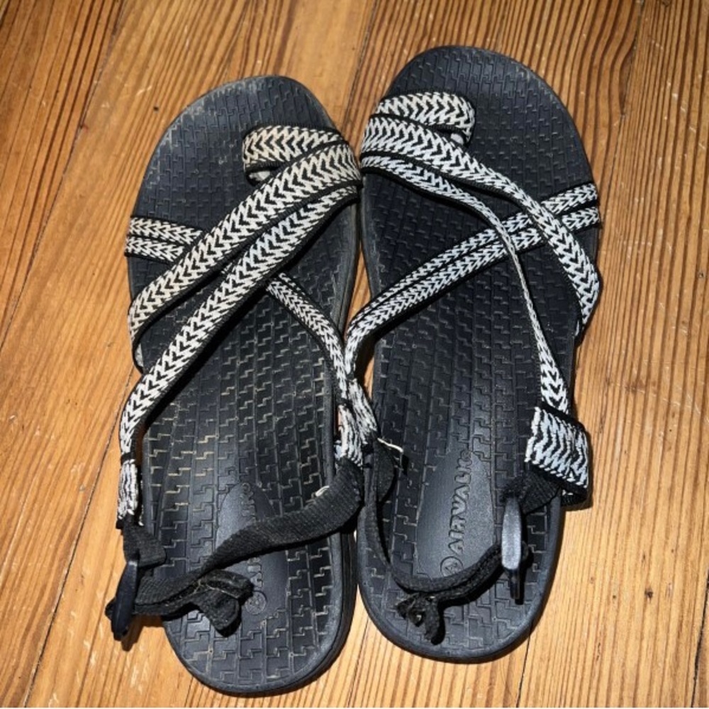 Women’s Worn Sandals